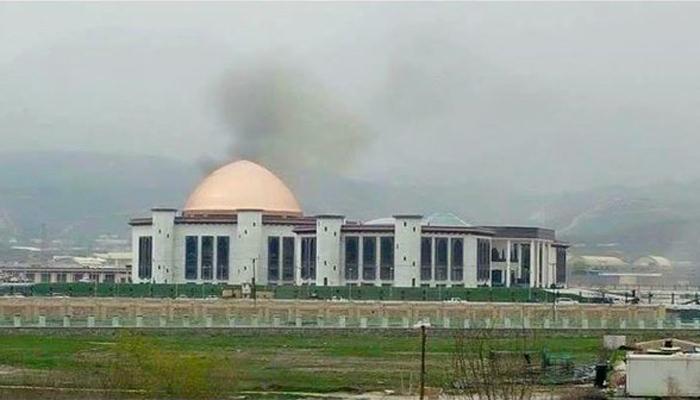 अफगाणिस्तानच्या संसदेवर रॉकेटचा मारा