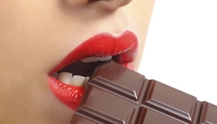 डार्क चॉकलेट खाल्ल्याने होतात अनेक फायदे