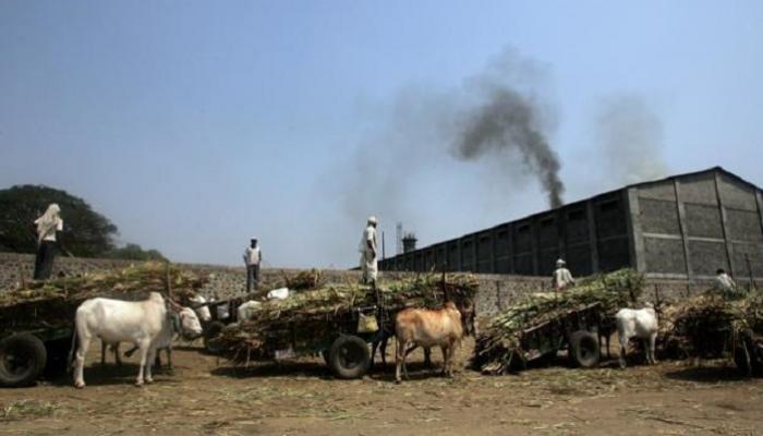 राज्यातील साखर कारखाने अडचणीत