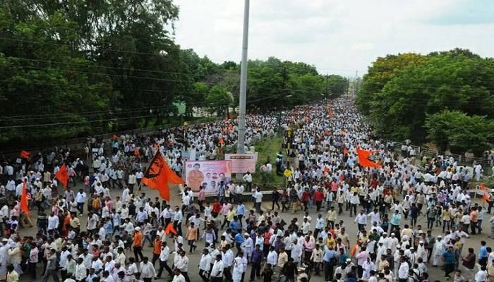  कोपर्डी घटनेविरोधात जळगावात मराठ्यांचा मूक मोर्चा 