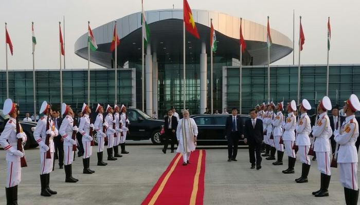 पंतप्रधान नरेंद्र मोदींचं व्हिएतनाममध्ये शानदार स्वागत