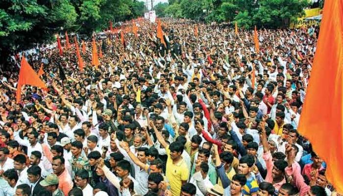 हिवाळी अधिवेशनाच्या पार्श्वभूमीवर नागपुरात मराठा मूकमोर्चाचं वादळ