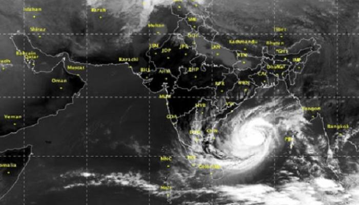 वरदाह चक्रीवादळाचा फटका राज्यातील शेतीला, अचानक पावसाची हजेरी