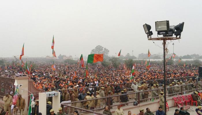 पंतप्रधान मोदींची युपीत महारॅली, सपा, बसपा, काँग्रेसवर टीका