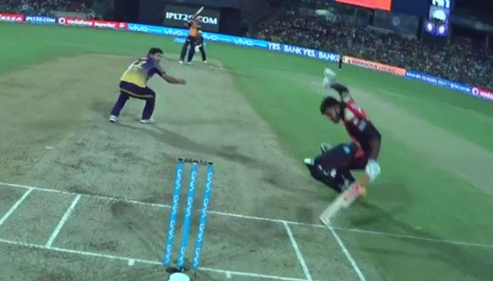 IPL 2017 :  युवराजचा डेडली शॉट... थोडक्यात बचावला विजय शंकर WATCH VIDEO