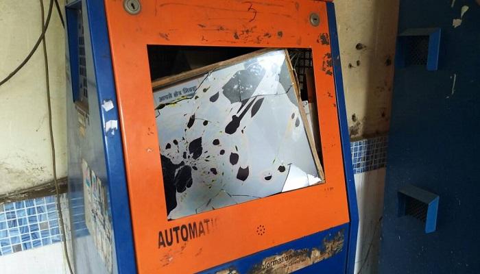 अंबरनाथमध्ये एटीव्हीएम मशीनची तोडफोड