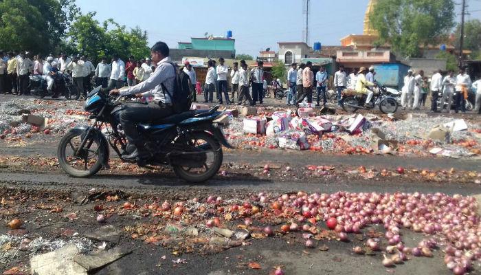 शेतकरी संपाच्या दुसऱ्या दिवशी शहरांनाही फटका