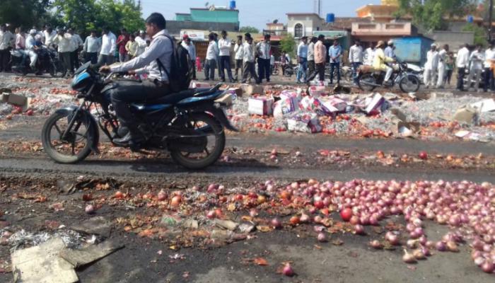 शेतकऱ्यांनो संयम बाळगा : दीपक केसरकर