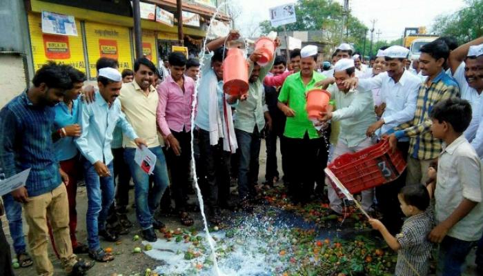 शेतकरी संप :  मुंबई बाजार समितीमध्ये ९९७ गाडयांची आवक 