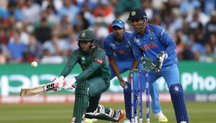 चॅम्पियन्स ट्रॉफी सेमीफायनल : भारताला विजयासाठी हव्या २६५ रन्स