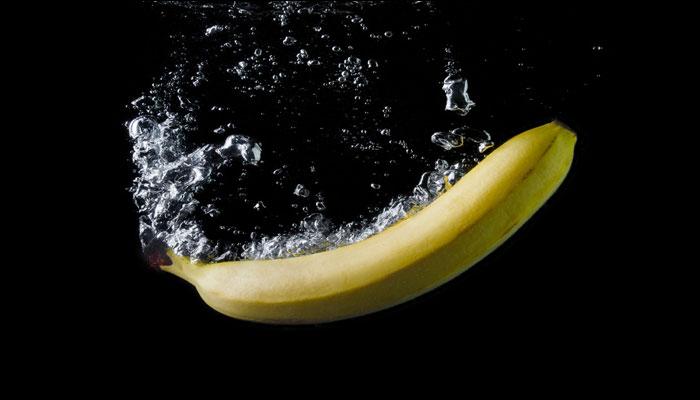 वजन कमी करण्यासाठी घ्या केळी आणि गरम पाणी