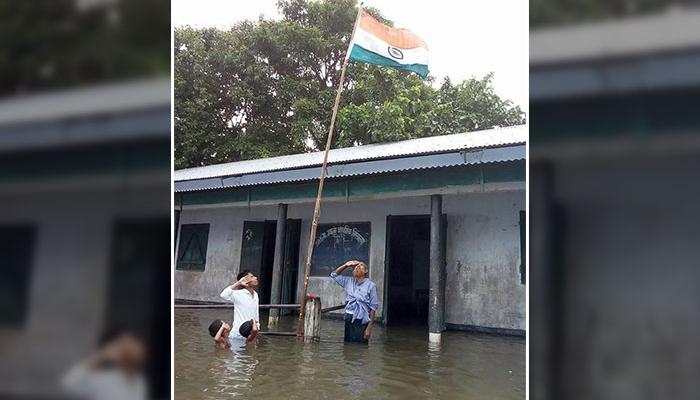 पुरात तिरंग्याला अनोखी &#039;सलामी&#039; होतेय व्हायरल 