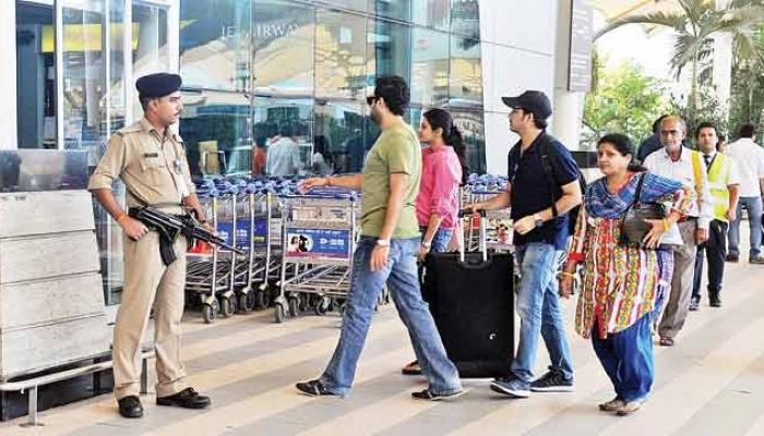 मुंबई एअरपोर्टवर २.१५ किलो सोनं जप्त