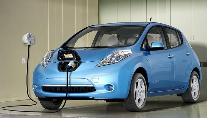 मोदी सरकारमधील मंत्री आता इलेक्ट्रिकल कारमध्ये दिसणार