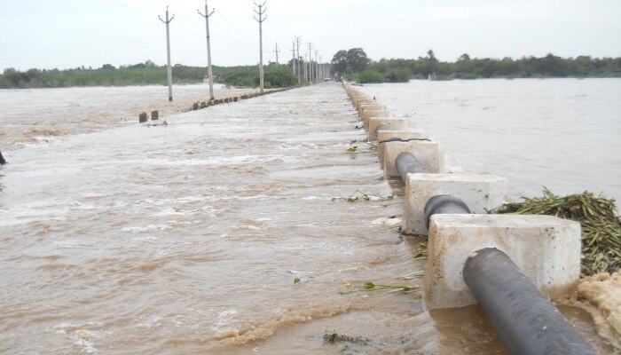 पाण्याच्या प्रवाहात दोन बहिणी वाहून गेल्या... 