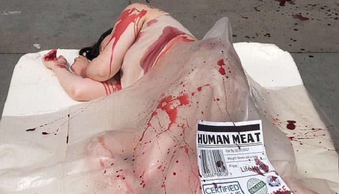 लंडनमध्ये भर चौकात मानवी मांस विक्रीला