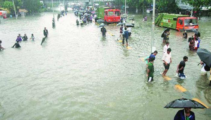  पावसात वाहून गेलेल्या मुलीचा मृतदेह सापडला... 