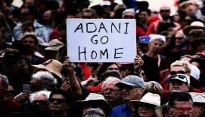 ‘अदानी एण्टरप्राइझेस’ला ऑस्ट्रेलियात झटका, नागरिकांची निदर्शने, कोळसा खाणीला विरोध