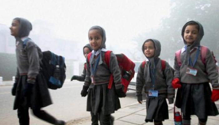 दिल्लीत वाढत्या प्रदूषणामुळे शाळांना सुट्टी