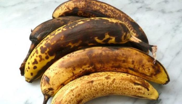 अति पिकलेली केळी खावीत का ? 