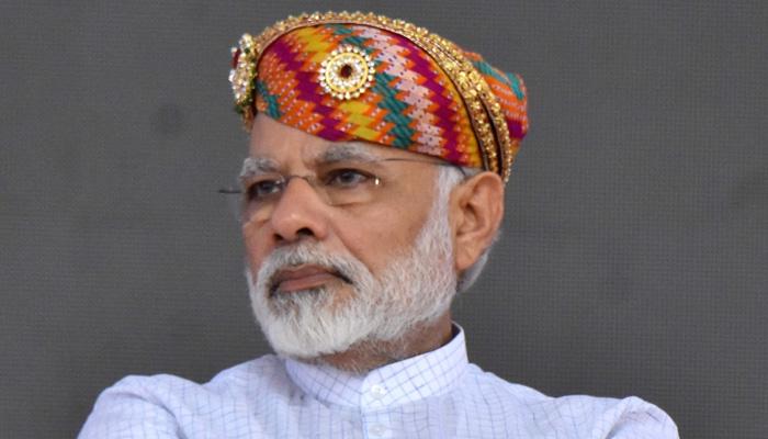 &#039;मोदींवर बूट फेकणाऱ्याला १ लाखांचं बक्षीस देणार&#039;