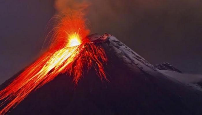 इंडोनेशियात ज्वालामुखीचा स्फोट, विमान उड्डाणे रद्द, 5,500 प्रवासी खोळंबले