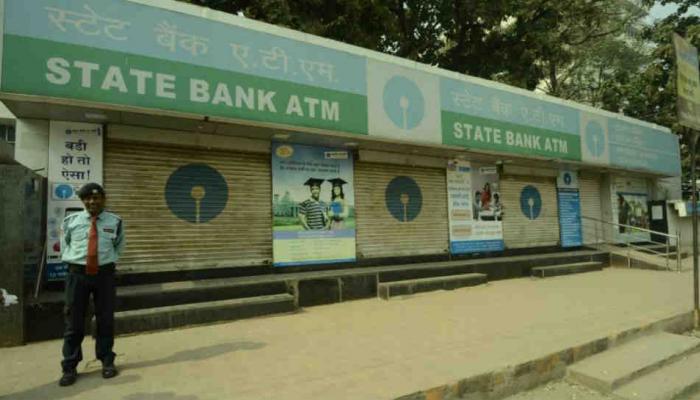 SBI ने बदलले १३०० शाखांचे IFSC, असे मिळवा नवे कोड