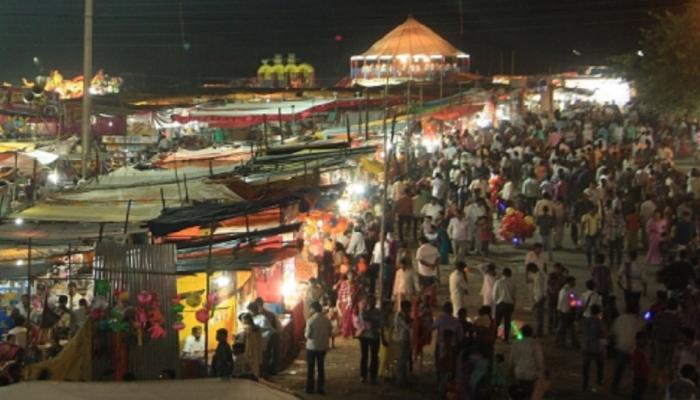 माळेगाव यात्रेला देवस्वारीने सुरूवात 