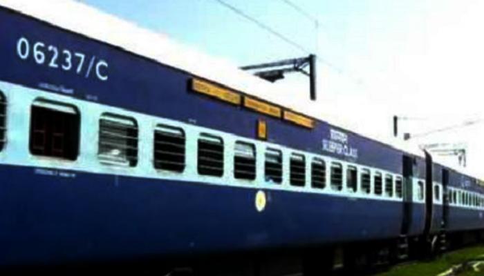 नववर्षानिमित्ताने कोकण रेल्वे मार्गावर १६ विशेष गाड्या