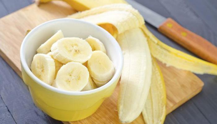 केळ्याचा सालीसकट आहारात समावेश करण्याचा फायदा 