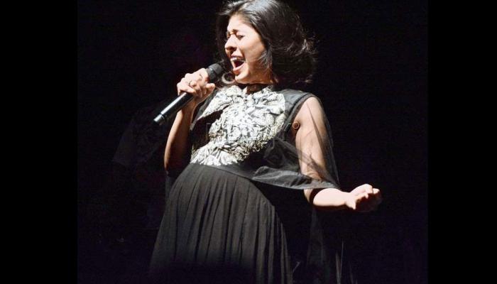गायिका सुनिधी चौहानला नवीन वर्षात मिळालं स्पेशल गिफ्ट