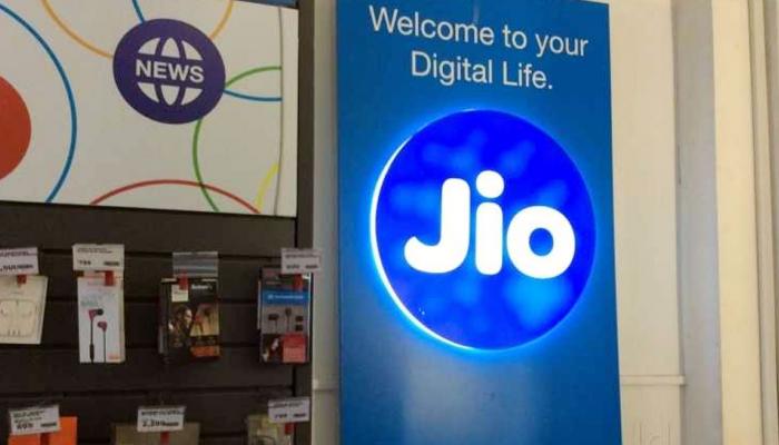 Jio नंबर असलेल्यांसाठी खास Secret कोड, असा येणार कामात