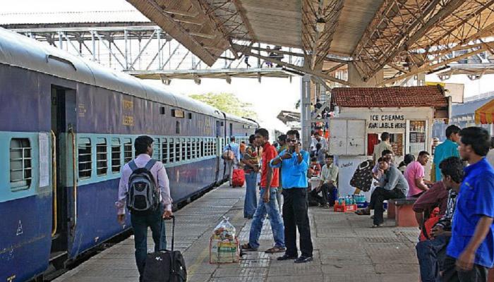 यापुढे रेल्वे स्टेशनवर असाल तर मोबाइल डेटाची काळजी करू नका...