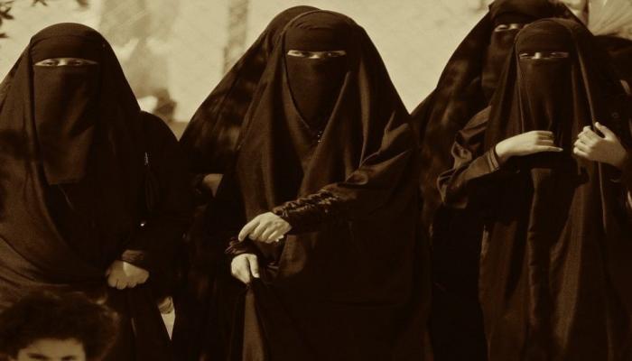 ऐतिहासिक : सौदी अरबमध्ये महिला पहिल्यांदाच पाहणार फुटबॉलचा सामना