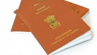 श्रमिकांसाठी 'भगवा' पासपोर्ट, काँग्रेसची जोरदार टीका 
