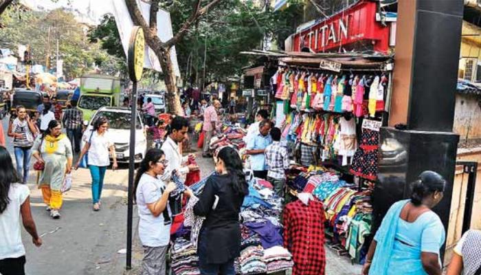 राज ठाकरेंच्या निवासस्थानाबाहेरच आता फेरीवाले ठाण मांडणार 