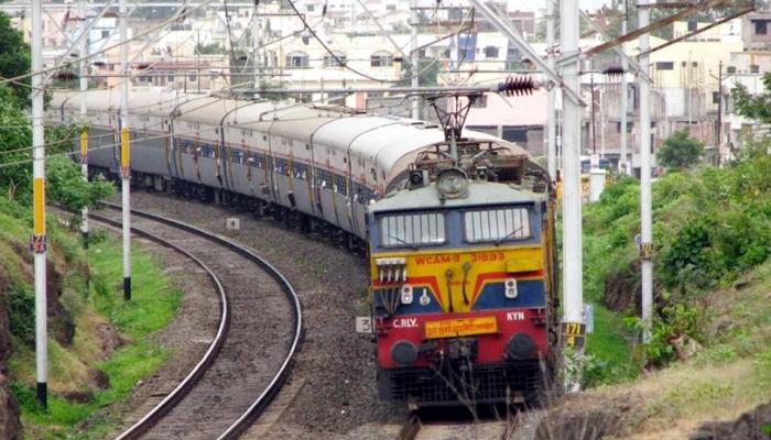 &#039;फ्री&#039;मध्ये बुक करा रेल्वे तिकीट आणि मिळवा १०,००० रुपयांपर्यंत कॅशबॅक