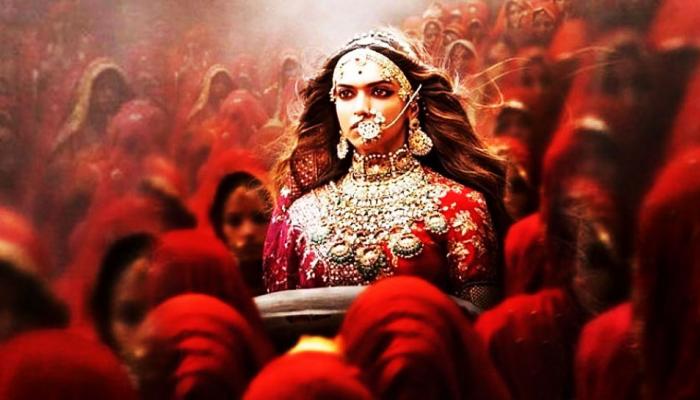 वादग्रस्त 'पद्मावत' उतरला प्रेक्षकांंच्या पसंतीला ! बॉक्सऑफिसवर कमावला कोटींचा गल्ला 