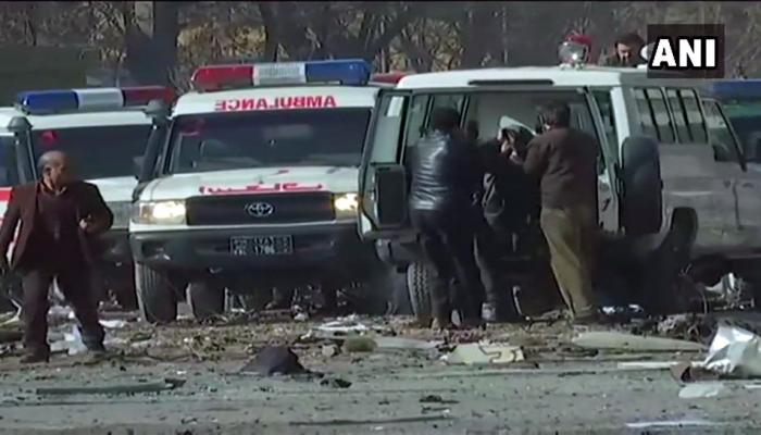 VIDEO: काबूलमध्ये रुग्णवाहिकेत भीषण बॉम्बस्फोट, ४० जणांचा मृत्यू