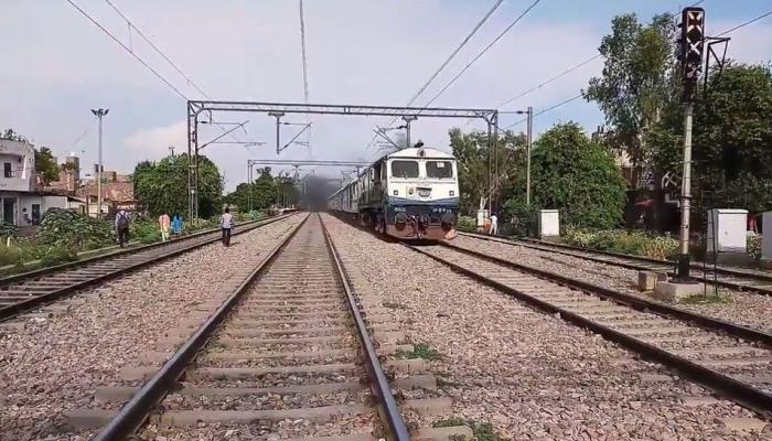 Union Budget 2018 : मुंबई रेल्वेचा विस्तार करणार - जेटली