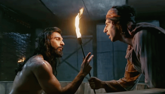 VIDEO : अरिजीतच्या आवाजातलं 'बिन्ते दिल'... रणवीरचा भेसूर अंदाज  