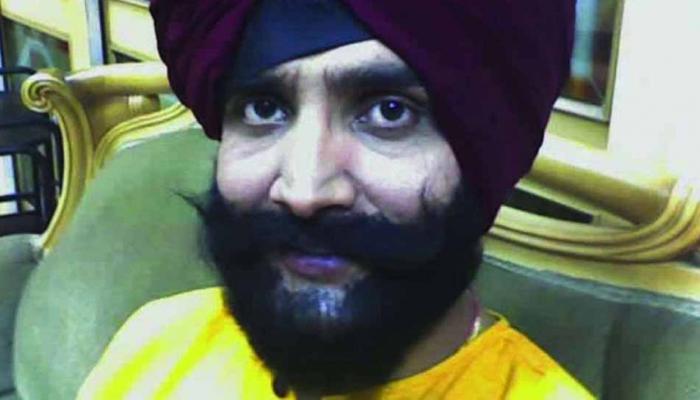 दुर्गापुजेमध्ये सहभागी होण्यासाठी सौरव गांगुलीने घेतला 'सरदारा'चा वेष 
