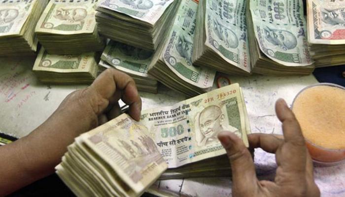 नोटबंदीनंतर बॅंकेत 'इतकी' रक्कम भरणाऱ्यांसाठी वाईट बातमी...