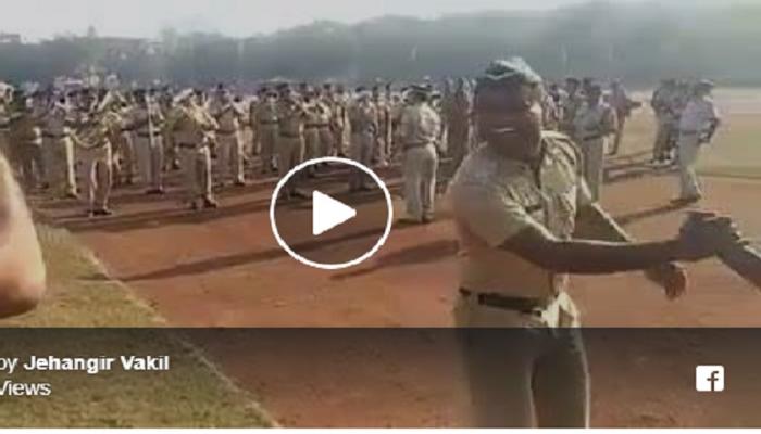 मुंबई पोलिसांनी असा साजरा केला आपल्या मित्राचा वाढदिवस (व्हिडिओ) 