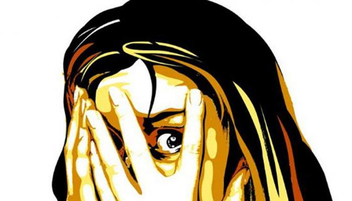 वरिष्ठ लिपिकावर महिला कर्मचा-याकडून विनयभंगाची तक्रार