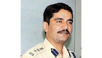 'विश्वास नांगरे-पाटील यांनी राग ठेवून पुतळा हटवला'