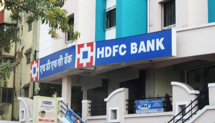 HDFC बँकचे डेबिट आणि क्रेडीट कार्डधारक आता करू नाही शकत हे काम...