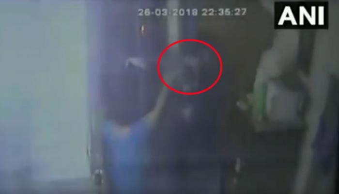 व्हिडिओ : RTI कार्यकर्त्यावर घरात घुसून जीवघेणा हल्ला 
