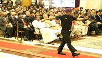 ... म्हणून महेंंद्रसिंग धोनीने 'पद्मभूषण' पुरस्कार लष्करी गणवेशात स्वीकारला 
