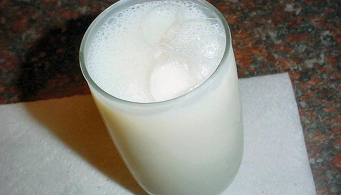थंड दूध पिण्याचे ८ जबरदस्त फायदे!